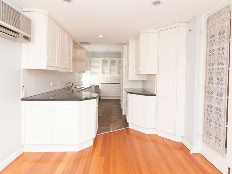 8 Stanhope St, West Beach SA 5024