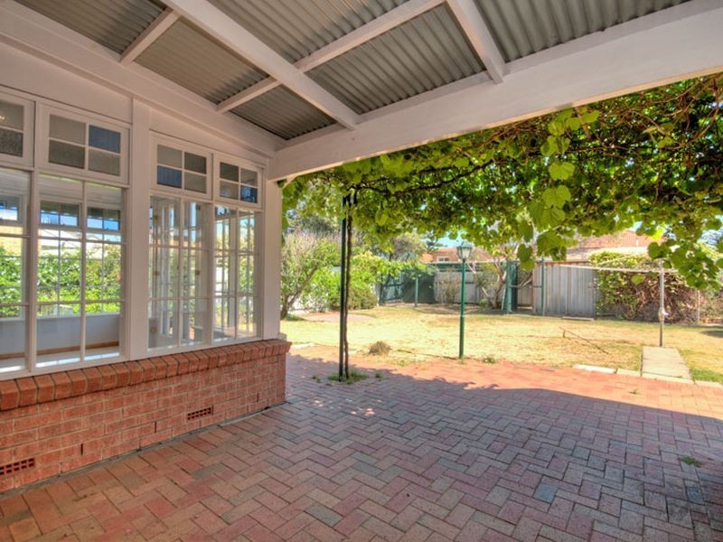 8 Stanhope St, West Beach SA 5024
