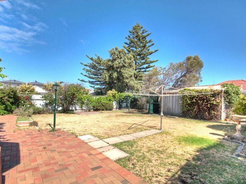 8 Stanhope St, West Beach SA 5024