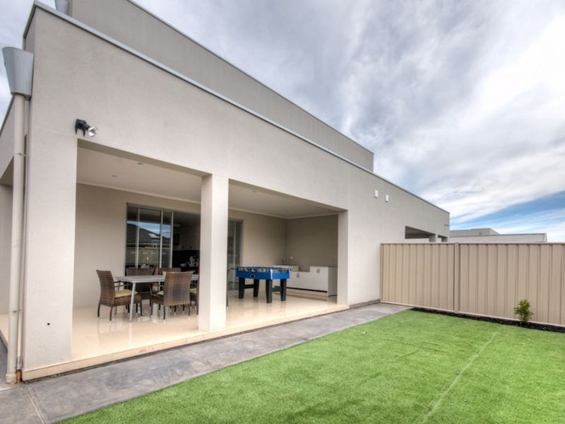 25A Bridgman Rd, Findon SA 5023