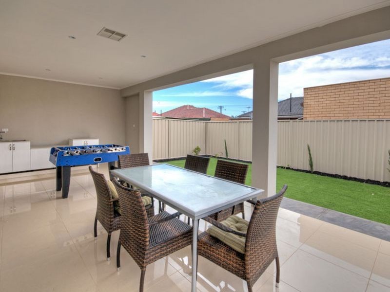 25A Bridgman Rd, Findon SA 5023