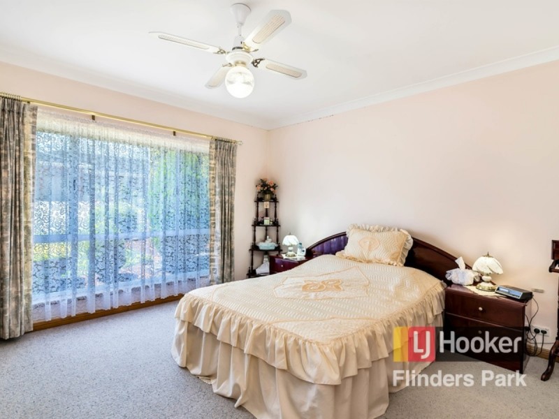 4 Parkeston Court, Para Hills SA 5096