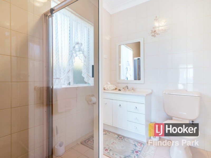 4 Parkeston Court, Para Hills SA 5096