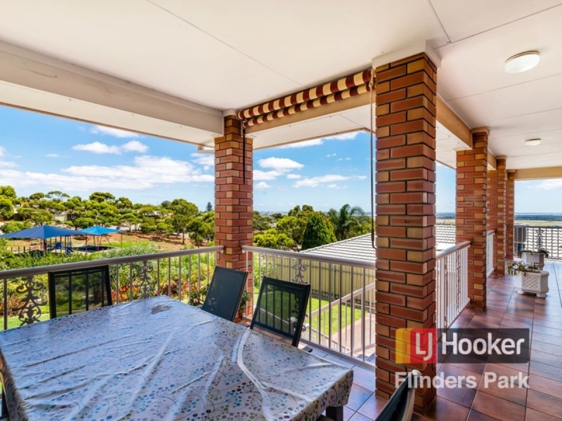 4 Parkeston Court, Para Hills SA 5096