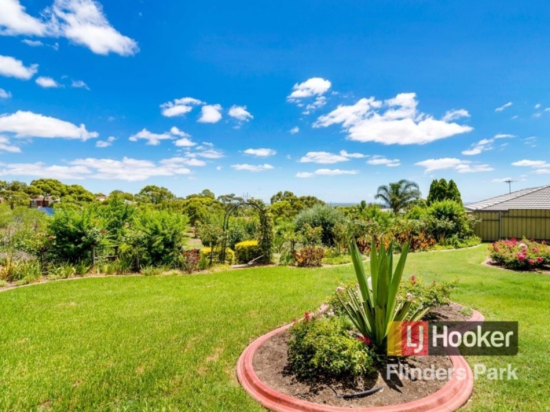4 Parkeston Court, Para Hills SA 5096
