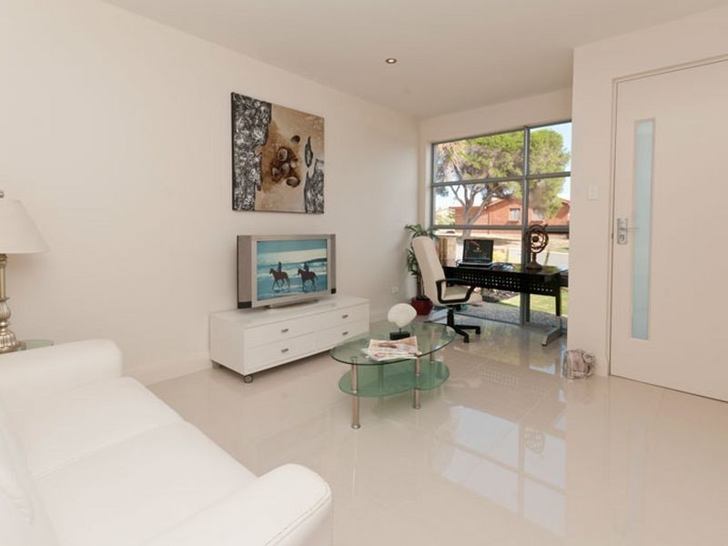 10A Yamba Grove, West Lakes Shore SA 5020