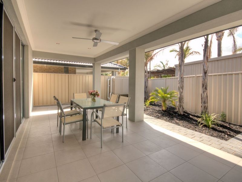 10A Yamba Grove, West Lakes Shore SA 5020