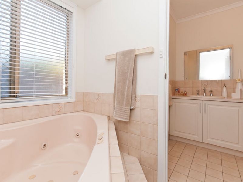 72 Charles St, Prospect SA 5082