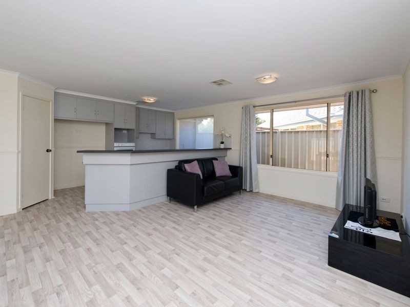 11 Springwood Ave, Parafield Gardens SA 5107