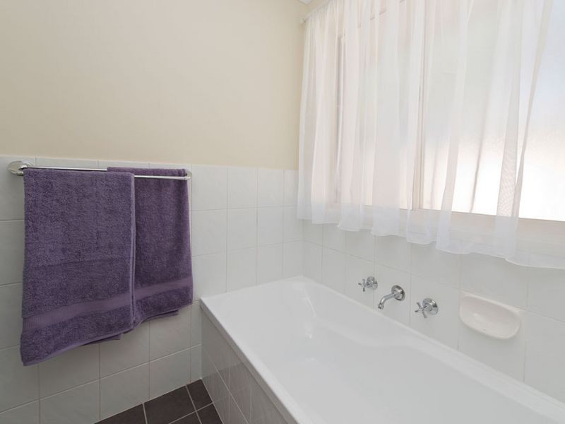 11 Springwood Ave, Parafield Gardens SA 5107