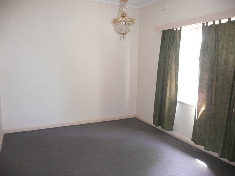 11 Woodstock Street, Cheltenham SA 5014