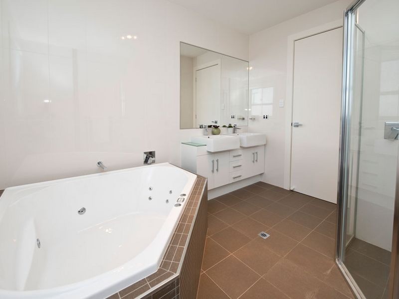 19 Bridgman Rd, Findon SA 5023