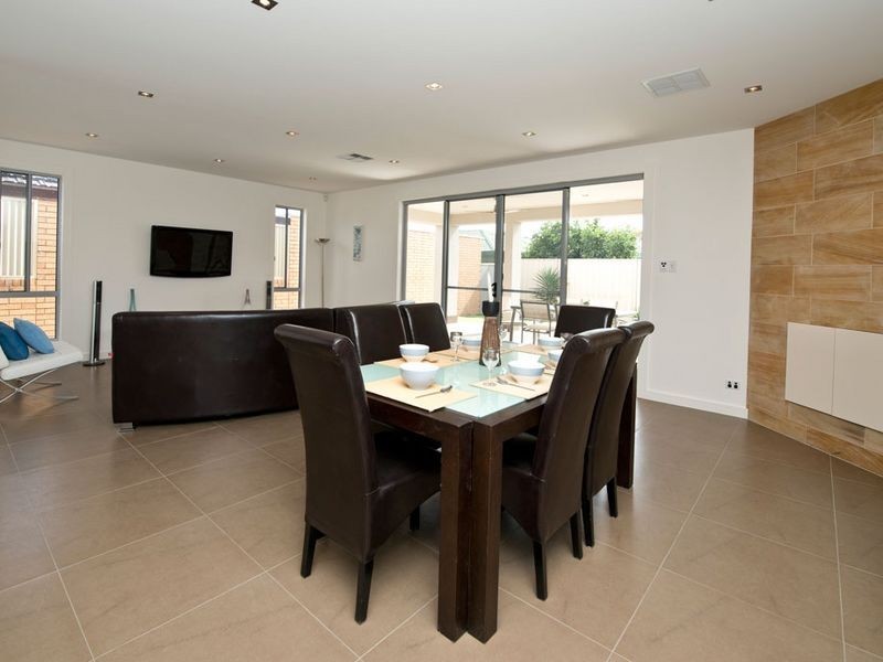 19 Bridgman Rd, Findon SA 5023