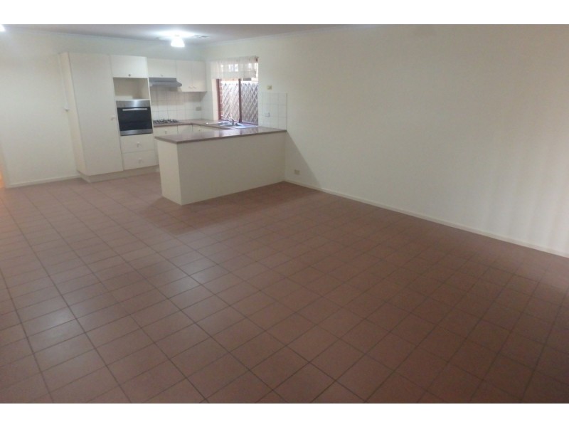 2 Royal Close, Findon SA 5023