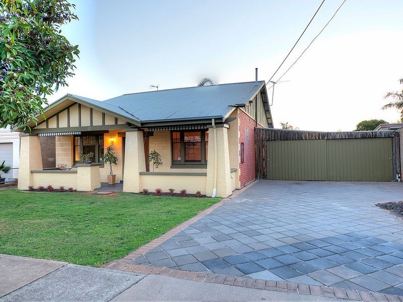 17 Richard St, Findon SA 5023