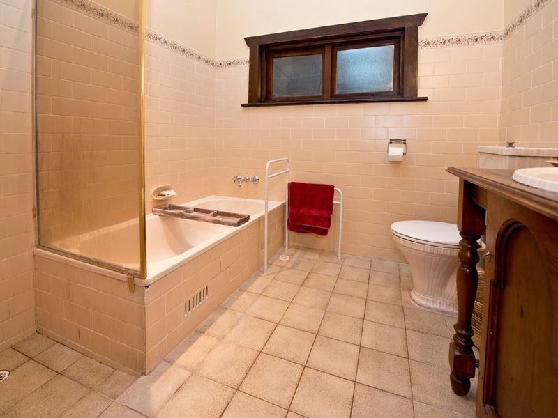17 Richard St, Findon SA 5023