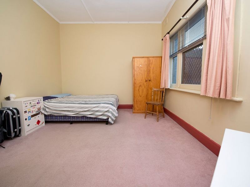 17 Richard St, Findon SA 5023