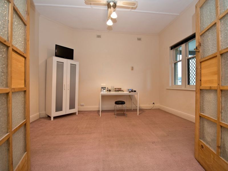17 Richard St, Findon SA 5023