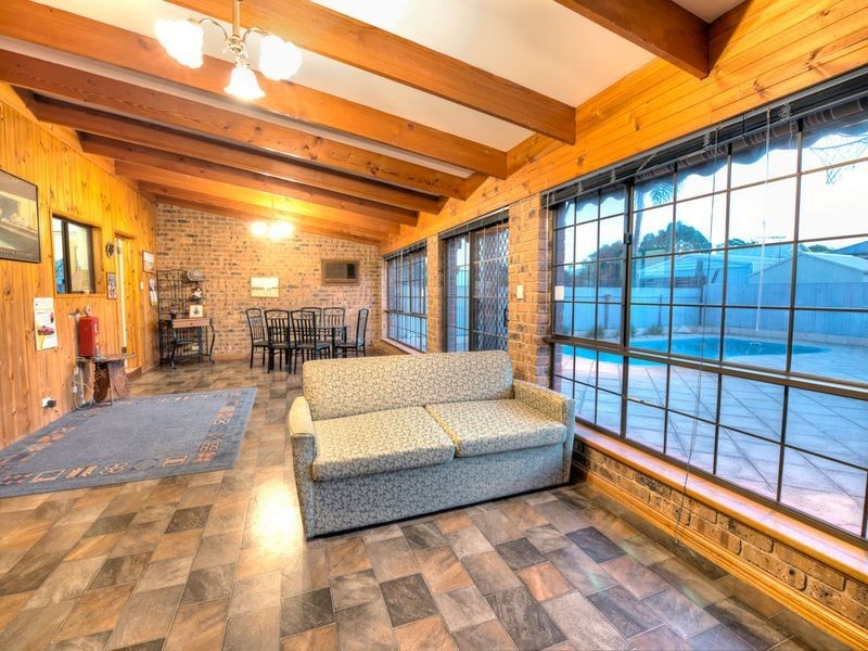 17 Richard St, Findon SA 5023