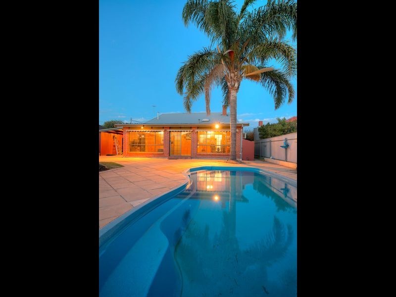 17 Richard St, Findon SA 5023