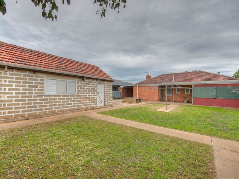 31 Barker Ave, Findon SA 5023
