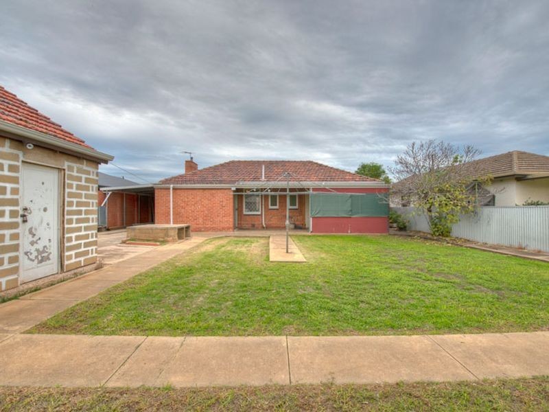31 Barker Ave, Findon SA 5023
