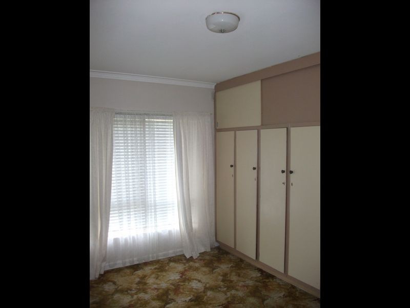 2 Suffolk Avenue, Fulham Gardens SA 5024