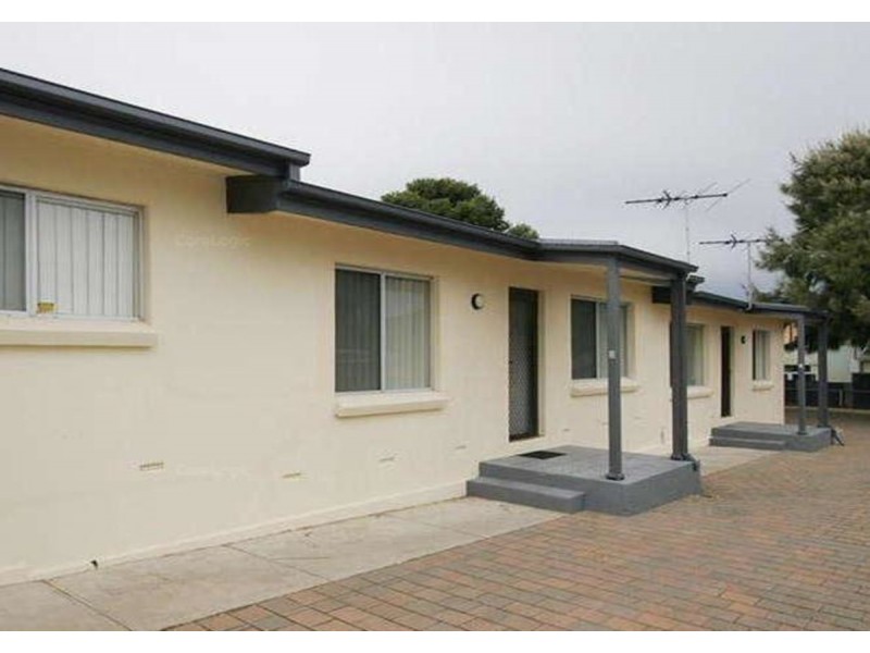 2/4 Saltash Avenue, Christies Beach SA 5165