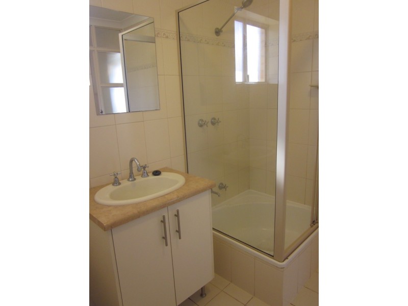 2/4 Saltash Avenue, Christies Beach SA 5165