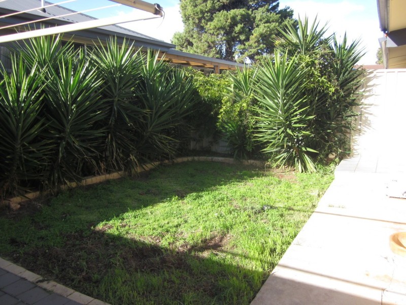 2/4 Saltash Avenue, Christies Beach SA 5165