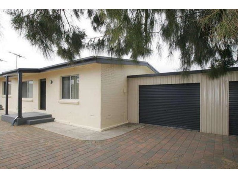 2/4 Saltash Avenue, Christies Beach SA 5165