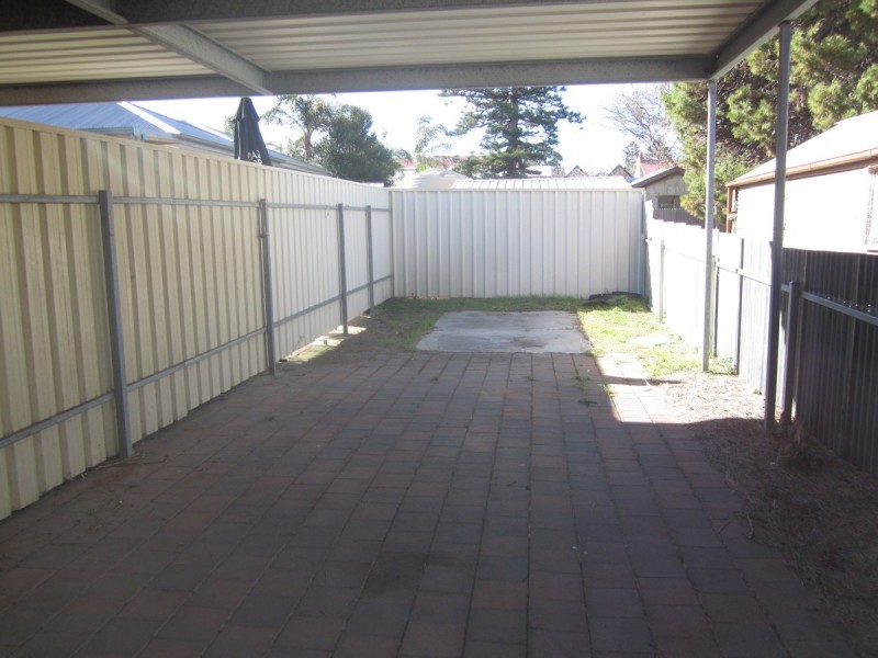 2/4 Saltash Avenue, Christies Beach SA 5165