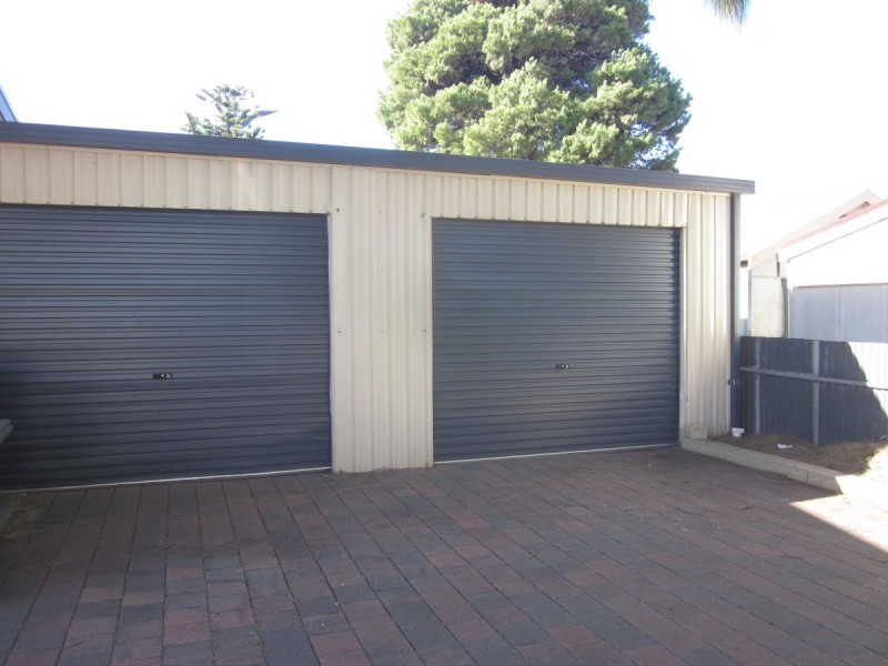 2/4 Saltash Avenue, Christies Beach SA 5165