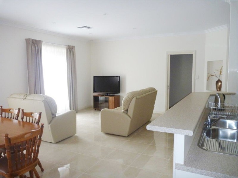 2 Eyre Street, Findon SA 5023