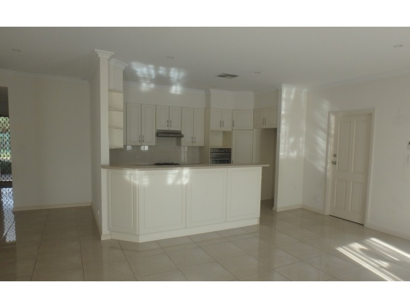 2 Eyre Street, Findon SA 5023