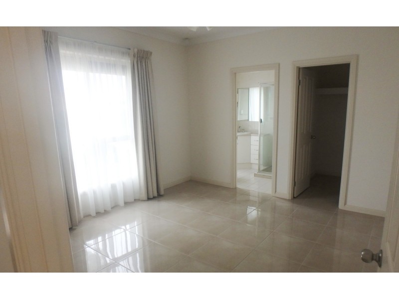 2 Eyre Street, Findon SA 5023