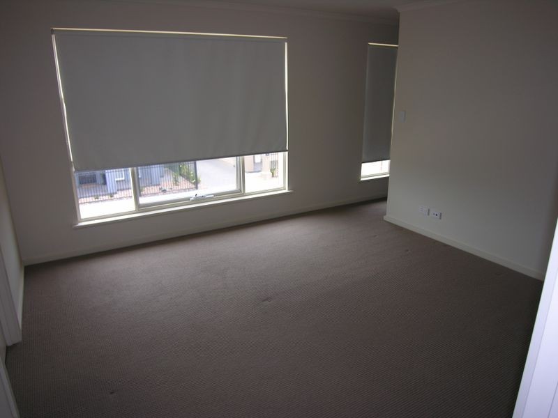 4 Waterton Lane, Mawson Lakes SA 5095