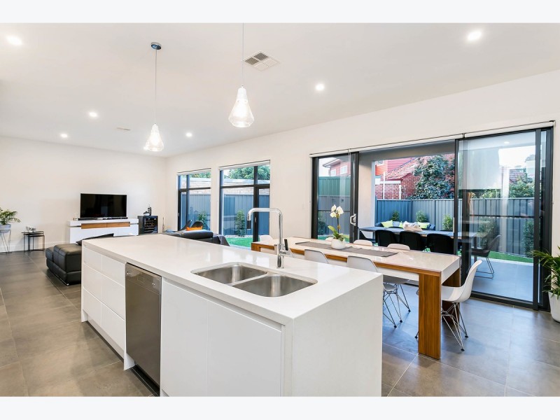 2A Cudmore Terrace, Henley Beach South SA 5022