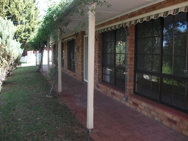 15 Latimer Crescent, Trott Park SA 5158
