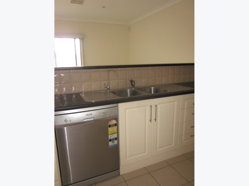 2A Heron Place, Seaton SA 5023