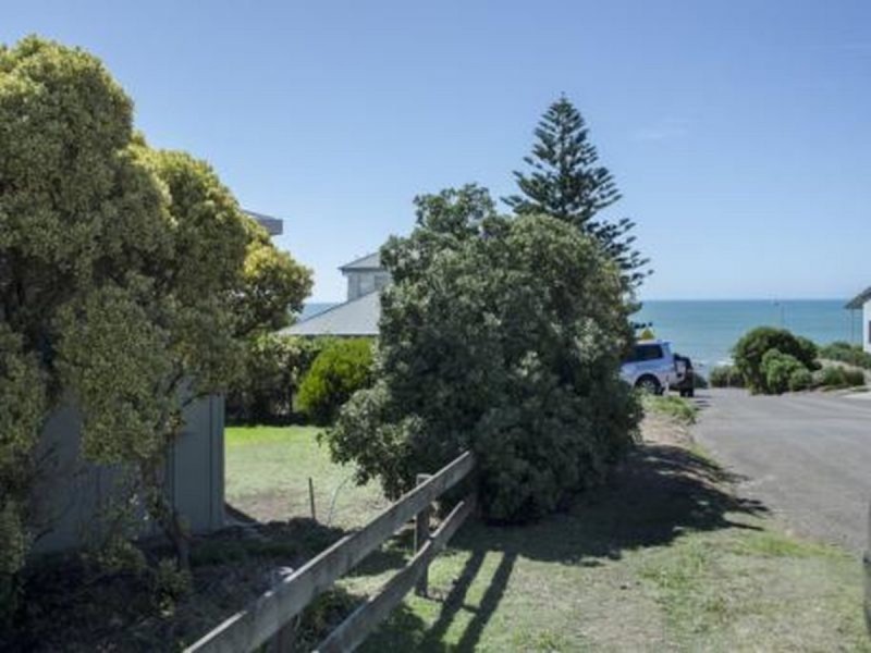 2 Surf Street, Middleton SA 5213