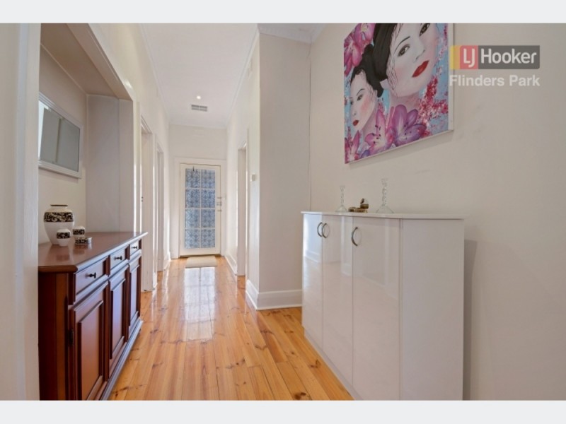 24 Seaview Road, Tennyson SA 5022