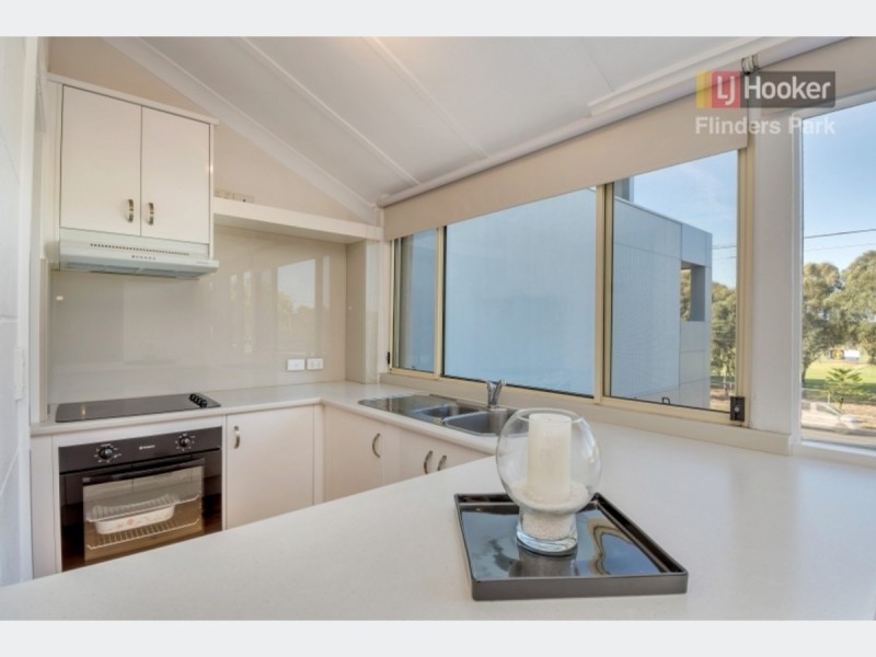 24 Seaview Road, Tennyson SA 5022