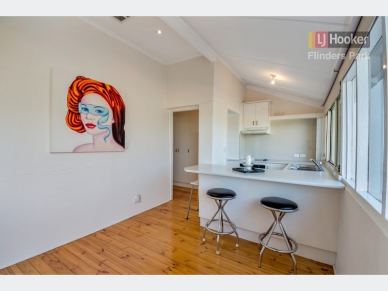 24 Seaview Road, Tennyson SA 5022