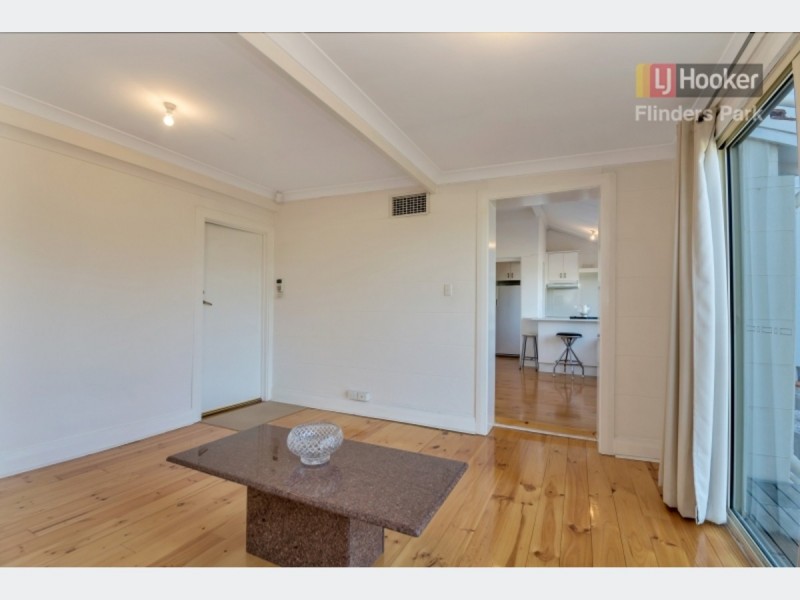 24 Seaview Road, Tennyson SA 5022