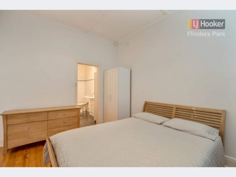 24 Seaview Road, Tennyson SA 5022