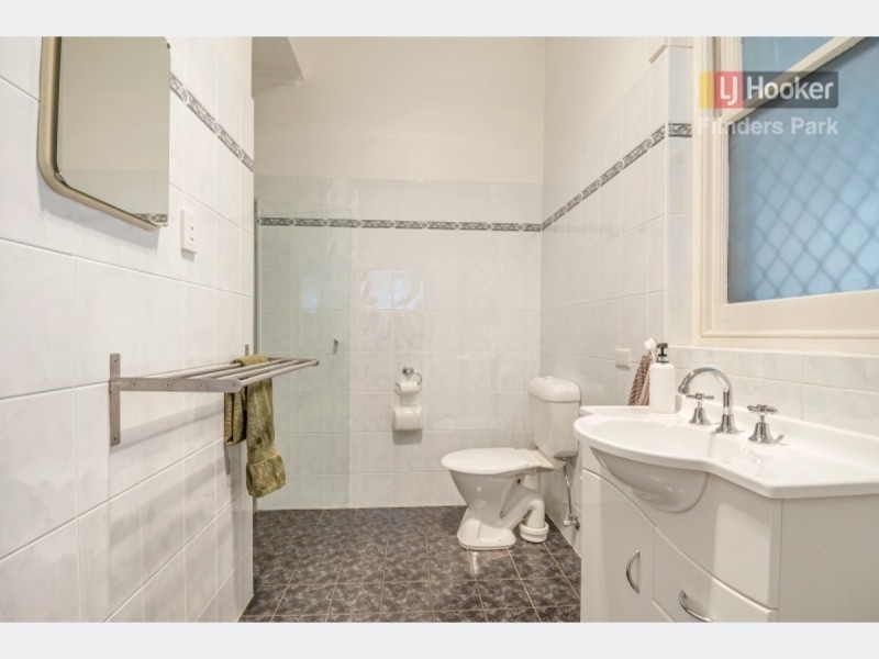 24 Seaview Road, Tennyson SA 5022