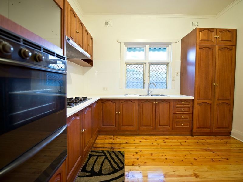 61 Rosewater Tce, Ottoway SA 5013