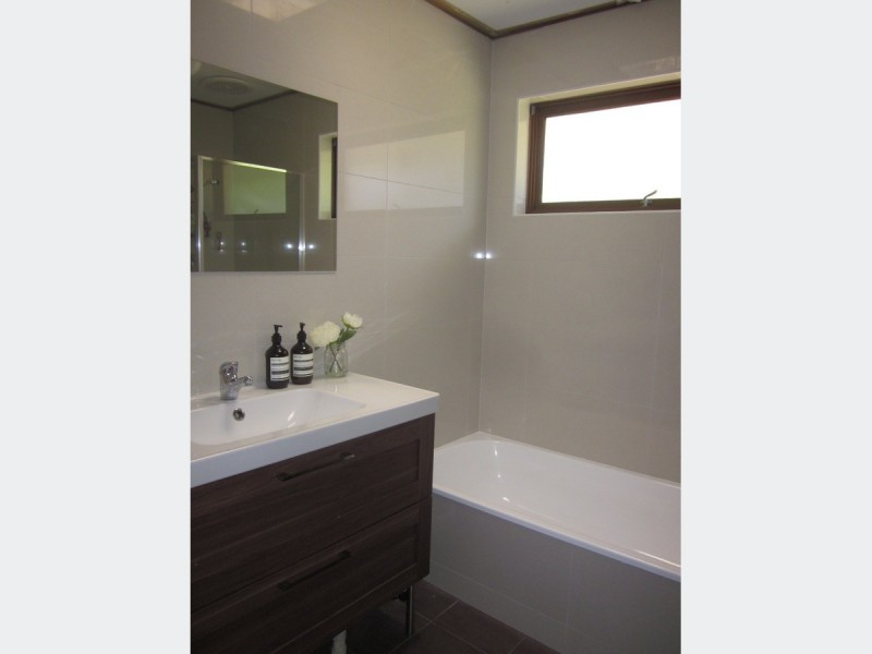 21 Rogana Crescent, Hallett Cove SA 5158