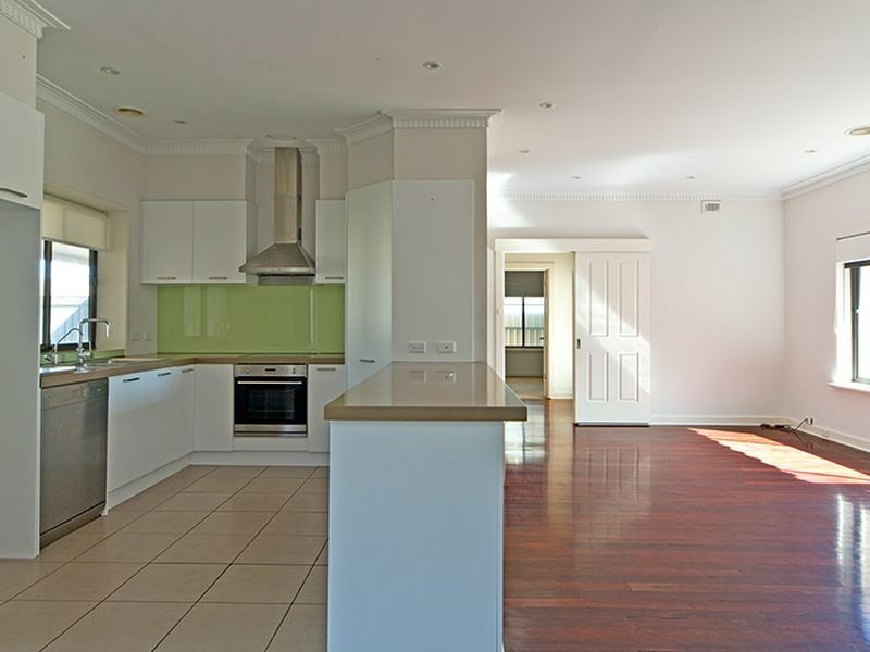 2 Nikola Rd, Largs North SA 5016